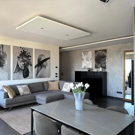 Apartament Panoramic Penthouse - Jacuzzi - Private Parking Brescia