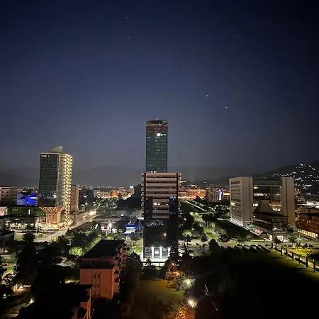 Panoramic Penthouse - Jacuzzi - Private Parking Appartement Brescia