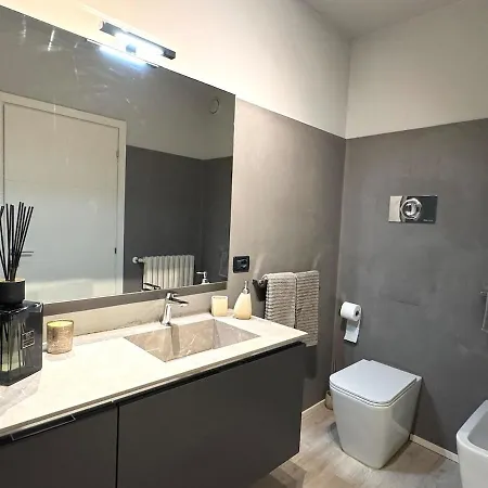 Panoramic Penthouse - Jacuzzi - Private Parking Apartment