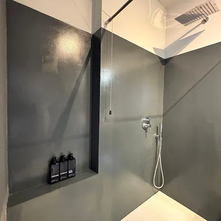 Apartment Panoramic Penthouse - Jacuzzi - Private Parking Brescia