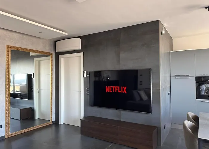 Panoramic Penthouse - Jacuzzi - Private Parking *