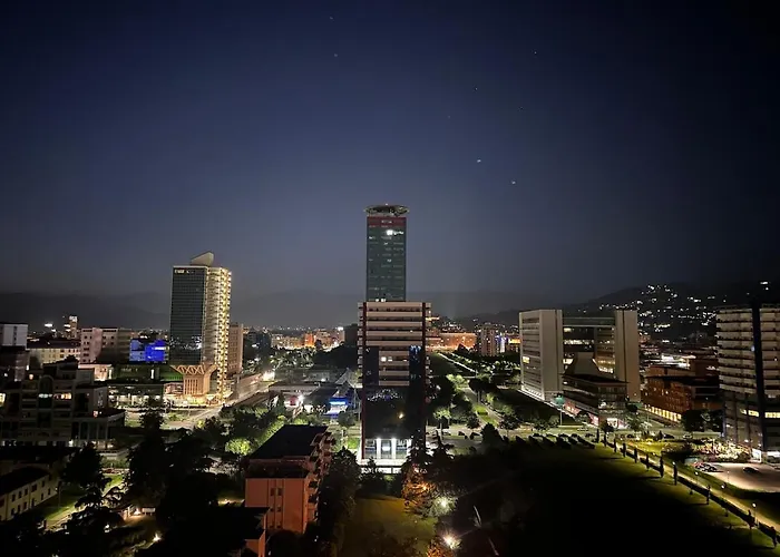 Panoramic Penthouse - Jacuzzi - Private Parking Appartement Brescia