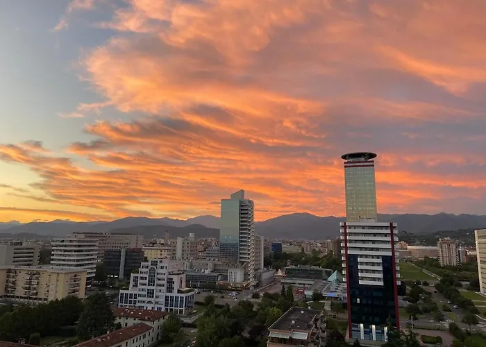 Panoramic Penthouse - Jacuzzi - Private Parking Appartement Brescia