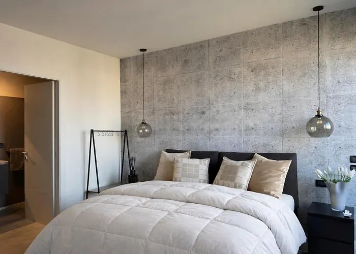 Panoramic Penthouse - Jacuzzi - Private Parking Appartement Brescia